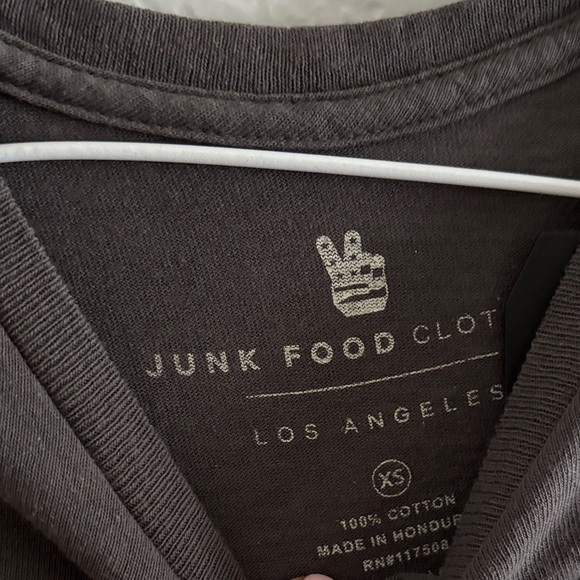 Junk food crop On The Road Black T-Shirt - Picture 3 of 4